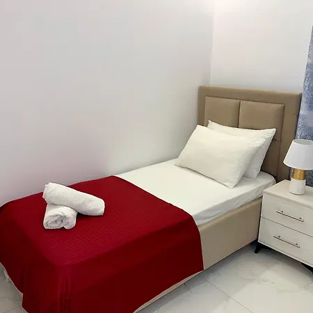 White شقة كساميل